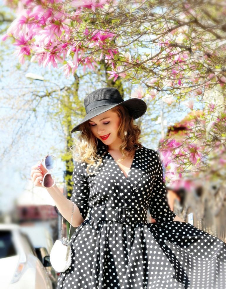 Rochia retro cu buline ~ POEMA