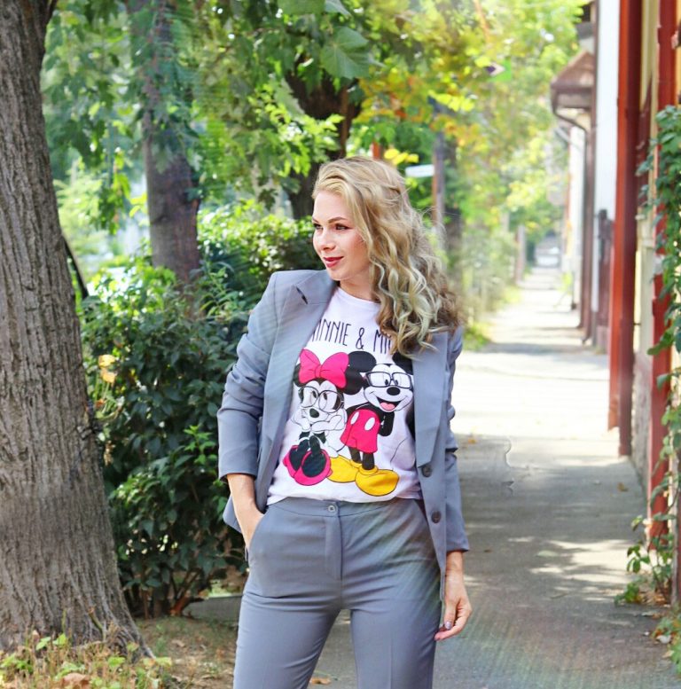 Elegant outfit…cu Minnie și Mickey pe tricou